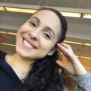 Meet your Posher, Elisa